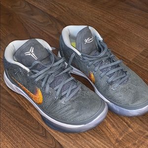 Basketball Shoes Size 8.5M/10W EUC!!!!!!!